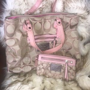 Coach Signature Hamptons Purse & Wristlet